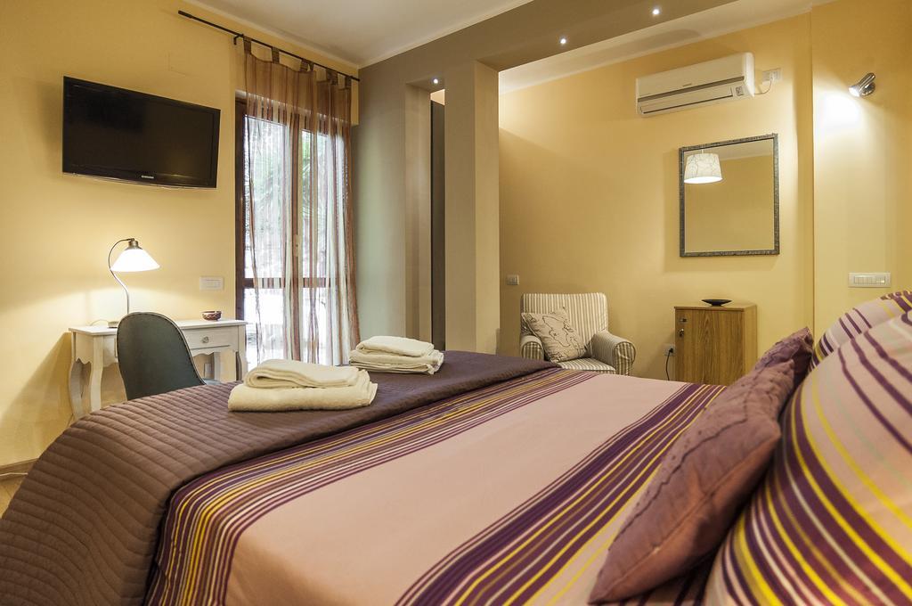 Villa Olga B&B ฟอร์เมีย ภายนอก รูปภาพ
